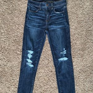 💎 American Eagle Distressed jeans